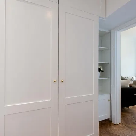 Style4rent Sunny Old Town