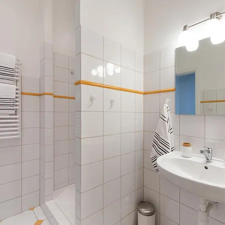 Style4rent Sunny Old Town Apartment *
